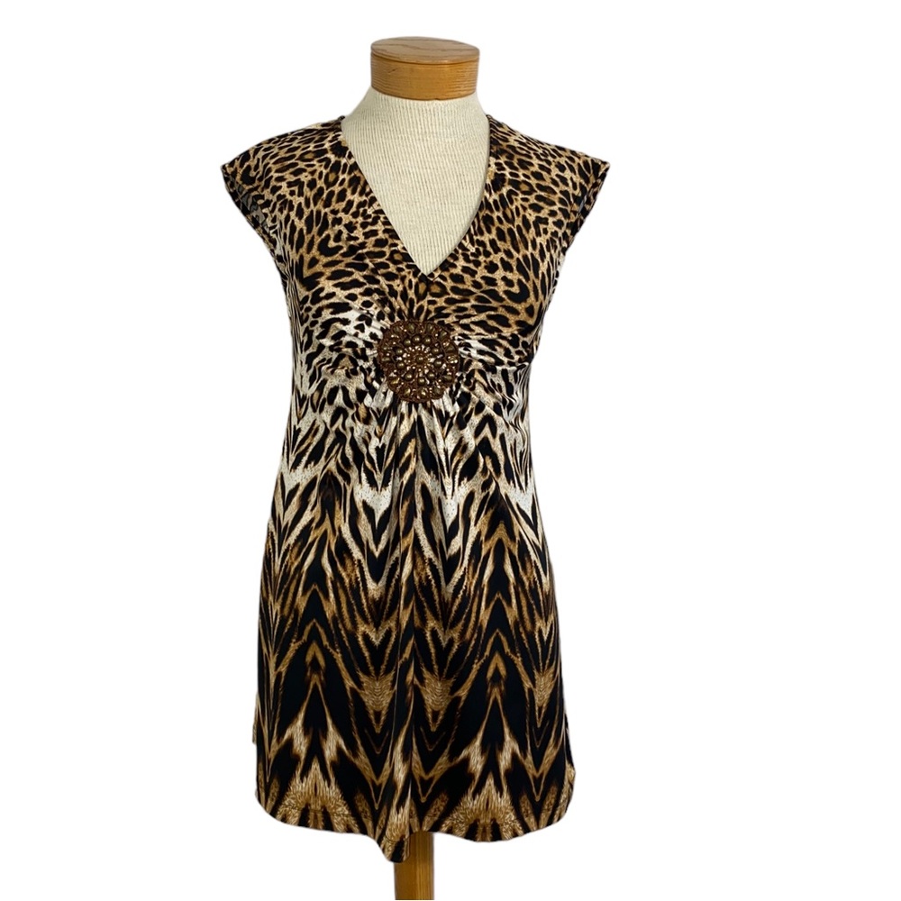 Beige by Eci Animal, Print, Sleeveless and Vneck Tunic Small Mob Wife Small